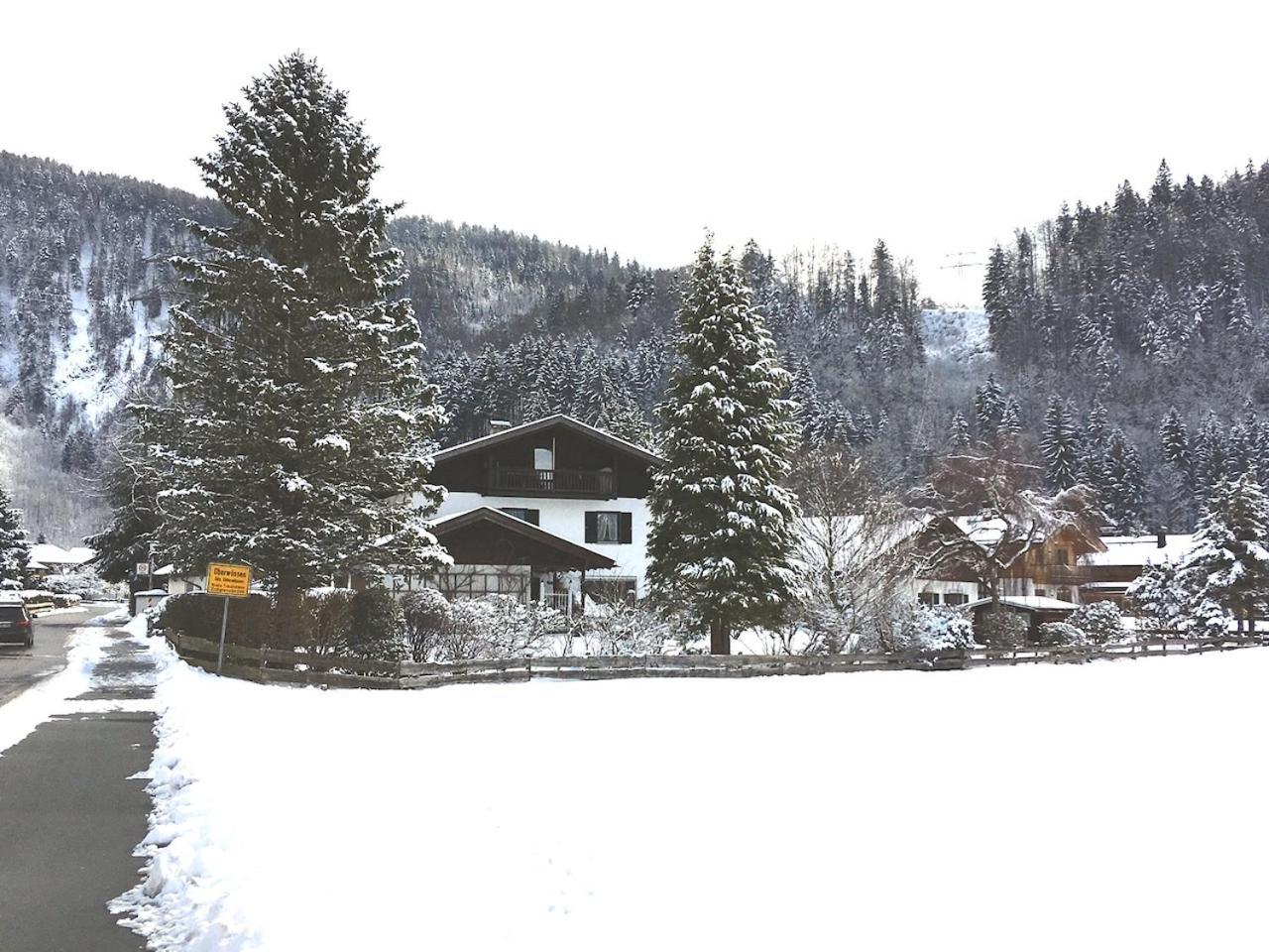 Geraeumiges Domizil Mit Bergblick Und Sauna Oberwössen Exteriér fotografie
